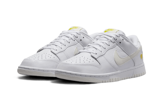 nike-dunk-low-yellow-heart-got'em-2