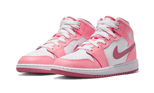air-jordan-1-mid-valentine-s-day-got'em-2