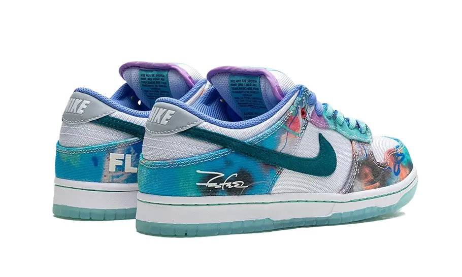nike-sb-dunk-low-futura-laboratories-bleached-aqua-got'em-3