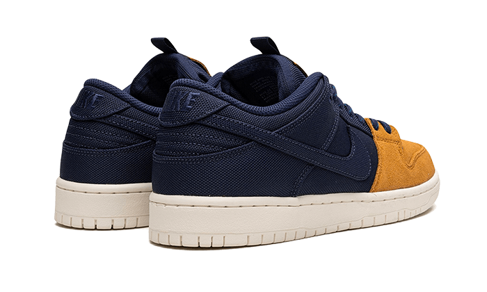 nike-sb-dunk-low-pro-prm-90s-backpack-got'em-3
