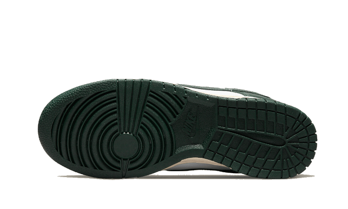 nike-dunk-low-vintage-green-got'em-3