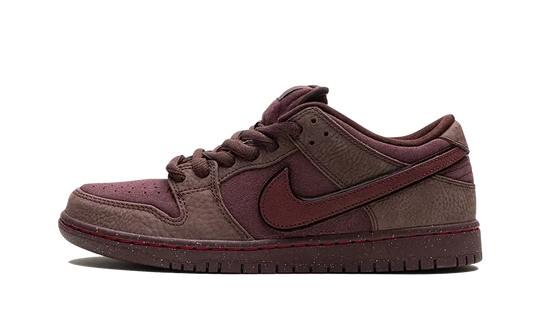 nike-sb-dunk-low-city-of-love-burgundy-crush-got'em-1
