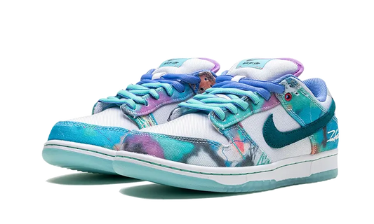 nike-sb-dunk-low-futura-laboratories-bleached-aqua-got'em-2